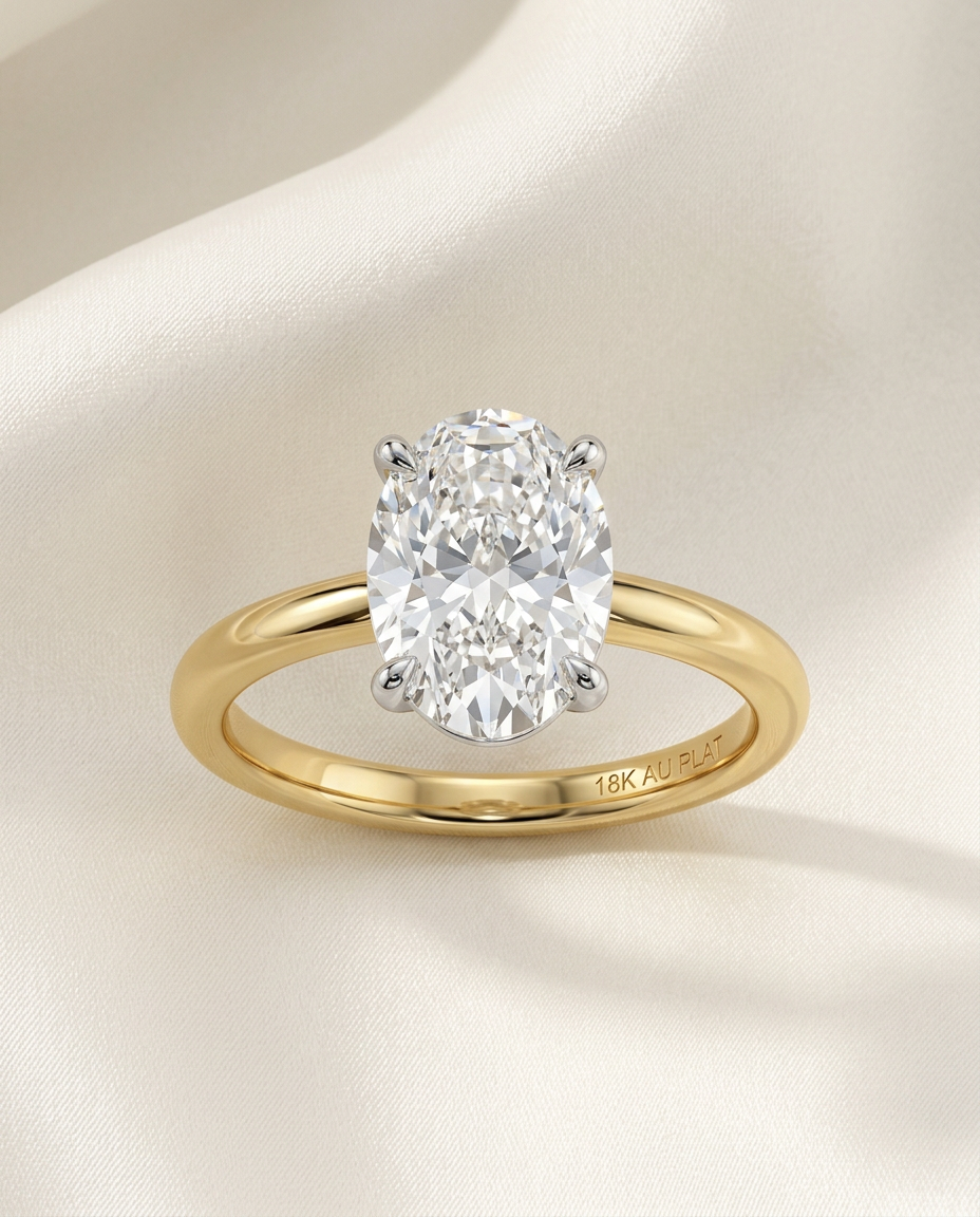 Oval cut diamond ring in 18k Yellow Gold